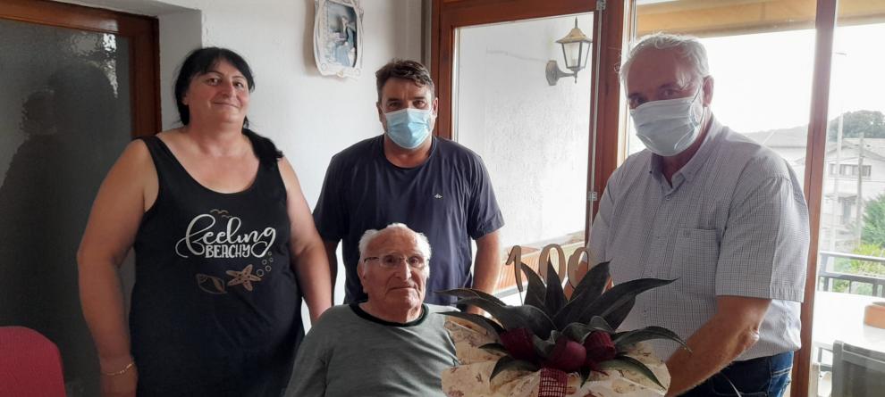 Enric Vilardaga Raurell, el ferrer de Santa Creu de Jutglar, celebra 100 anys
